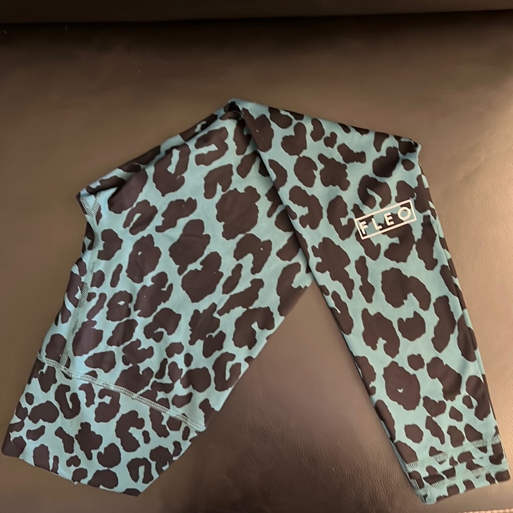 El Toro 25" Mediterranean Leopard x Maddy Forberg- Romey Free Small
